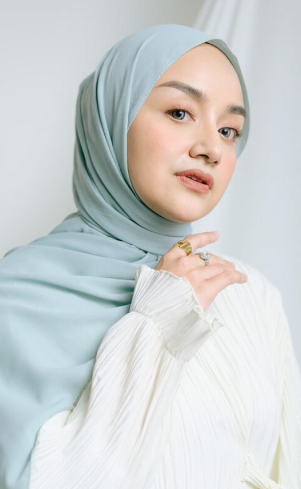 Pashmina dengan warna pastel yang lembut
